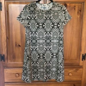 Short sleeve dress